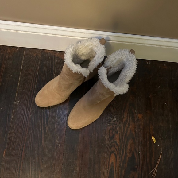 Boots - Picture 2 of 4